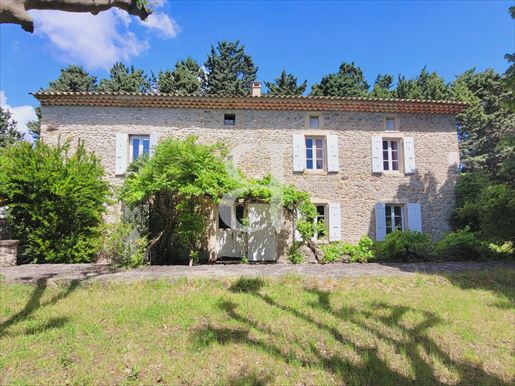 Maison 8 pièces 236 m² · à La Bégude-de-Mazenc · 236 m² · 850 000 €
