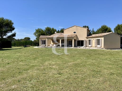Maison 4 pièces 147 m² · à Boulbon · 147 m² · 998 000 €
