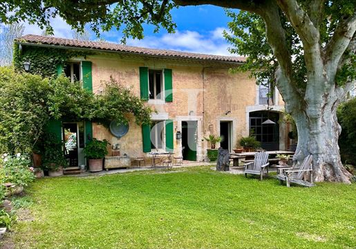 Maison 8 pièces 281 m² · à Cabannes · 281 m² · 1 038 000 €