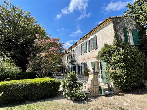 Maison 12 pièces 530 m² · à Saint-Rémy-de-Provence · 530 m² · 2 799 000 €