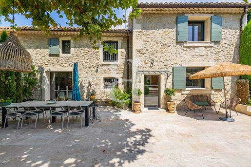 Maison 5 pièces 252 m² · à Saint-Rémy-de-Provence · 252 m² · 1 670 000 €