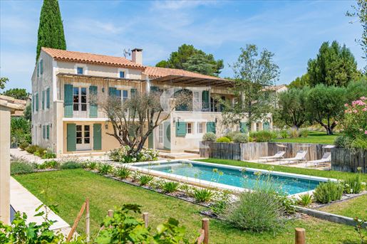 Maison 6 pièces 300 m² · à Fontvieille · 300 m² · 1 790 000 €