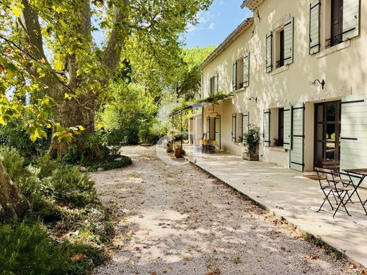 Maison 5 pièces 211 m² · à Verquières · 211 m² · 1 380 000 €