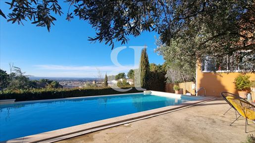 Maison 6 pièces 182 m² · à Pernes-les-Fontaines · 182 m² · 580 000 €