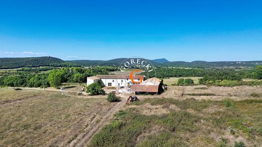 Maison 10 pièces 142 m² · à Uzès · 142 m² · 735 000 €