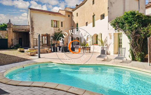 Maison 17 pièces 510 m² · à Uzès · 510 m² · 885 000 €