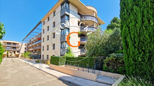 Appartement 3 pièces 70 m² · à Avignon · 70 m² · 210 000 €
