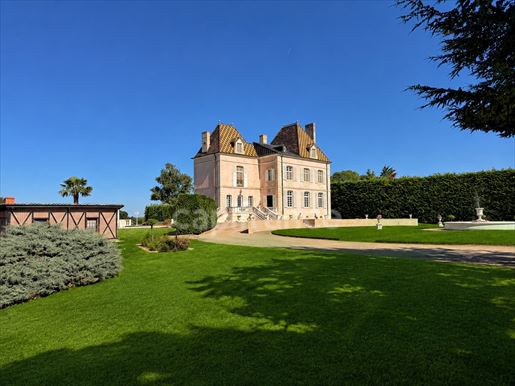 Maison 10 pièces 343 m² · à Saint-Jean-sur-Reyssouze · 343 m² · 2 799 000 €