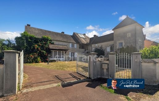 Maison 11 pièces 296 m² · à Fontaines · 296 m² · 389 000 €