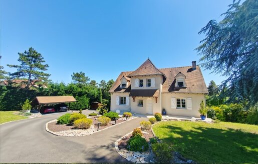 Maison 8 pièces 250 m² · à Givry · 250 m² · 596 000 €