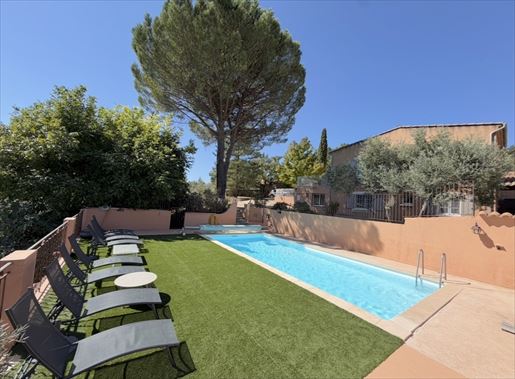 Maison 7 pièces 160 m² · à Saint-Saturnin-lès-Apt · 160 m² · 845 000 €
