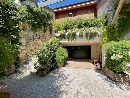 Maison 7 pièces 245 m² · à Divonne-les-Bains · 245 m² · 1 045 000 €