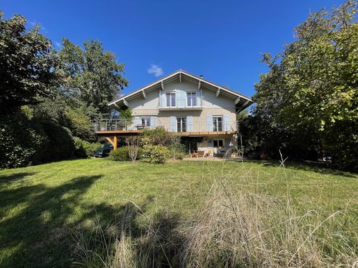 Maison 7 pièces 217 m² · à Grilly · 217 m² · 1 390 000 €