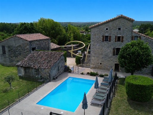 Maison 8 pièces 195 m² · à Ruoms · 195 m² · 650 000 €