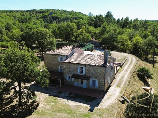 Maison 9 pièces 205 m² · à Salavas · 205 m² · 550 000 €