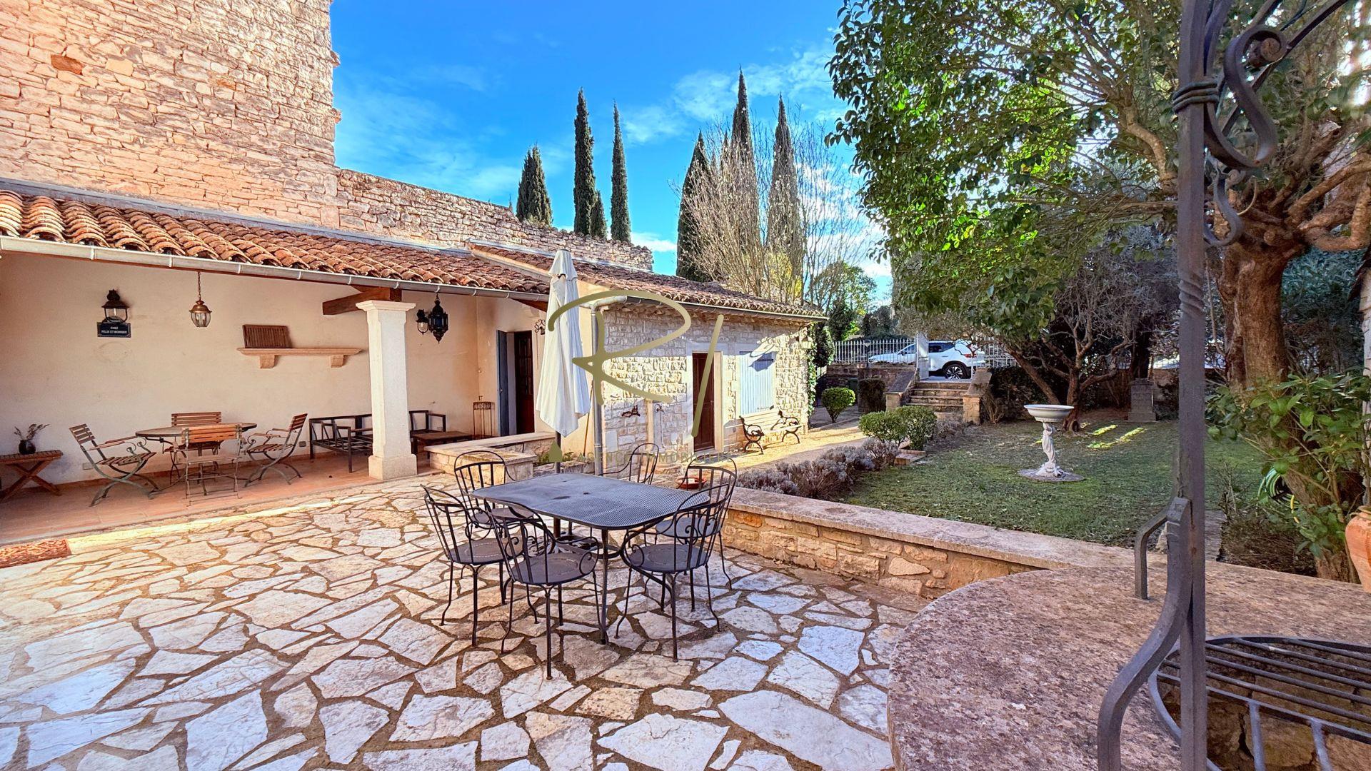Maison à vendre, 233m², Barjac