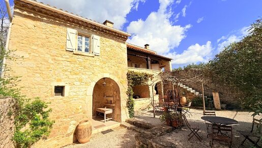 Maison 6 pièces 120 m² · à Barjac · 120 m² · 650 000 €