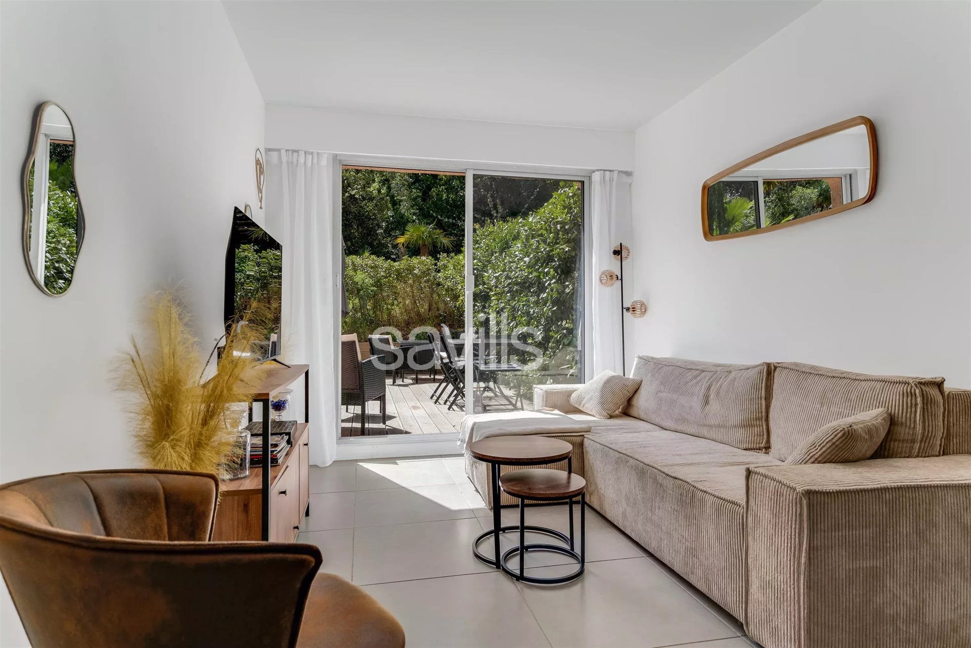 Refurbished two bedroom apartment with south-facing private garden / terrace - Ansicht 2