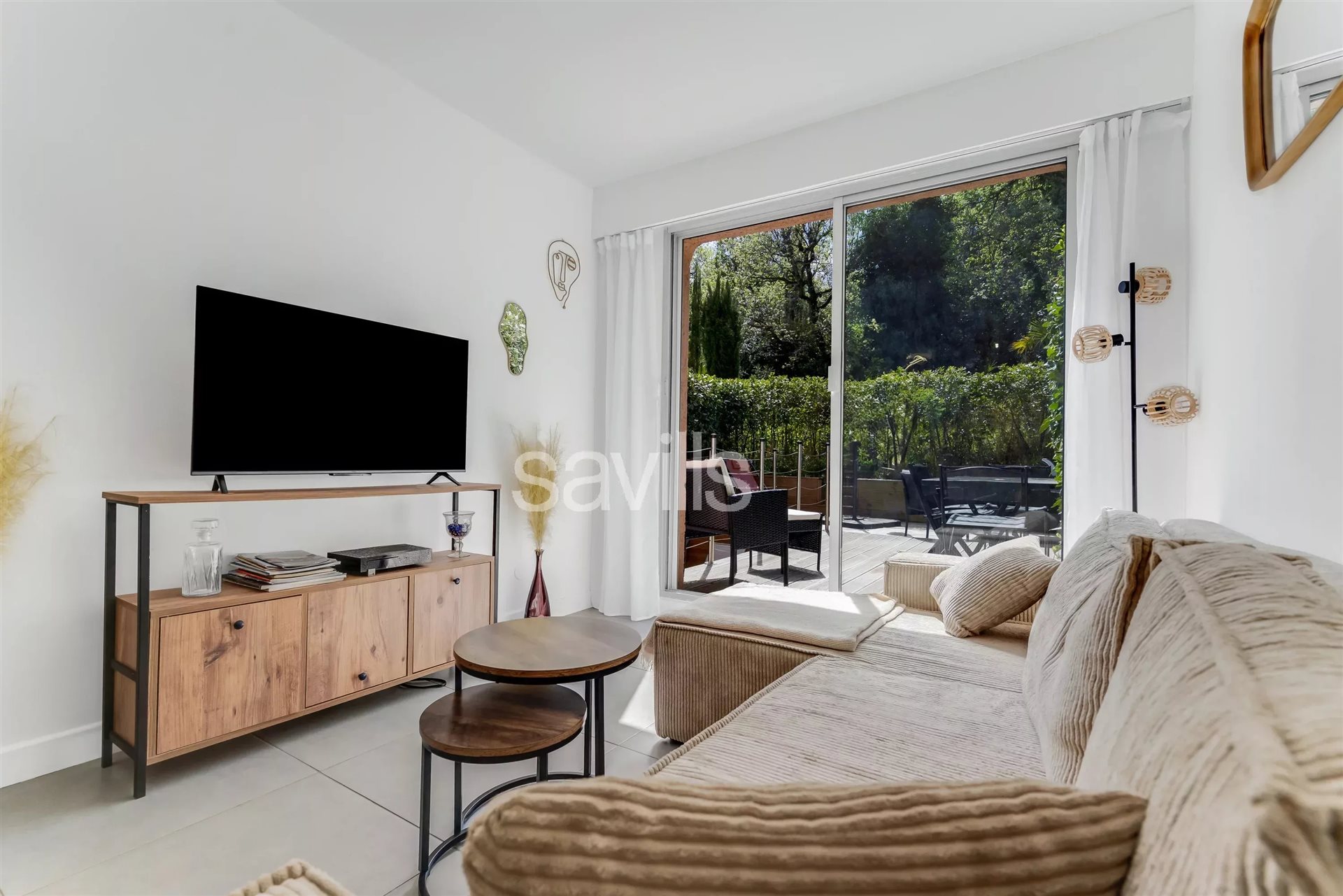 Refurbished two bedroom apartment with south-facing private garden / terrace - Ansicht 3