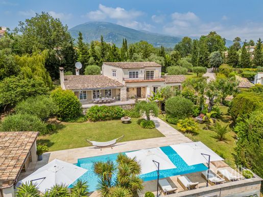 Maison 220 m² · à Valbonne · 220 m² · 2 190 000 €
