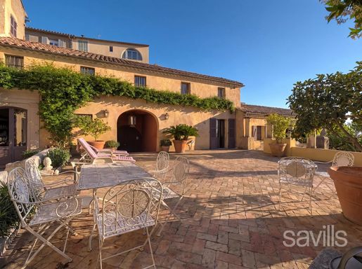 Maison 14 pièces 480 m² · à Cagnes-sur-Mer · 480 m² · 2 490 000 €