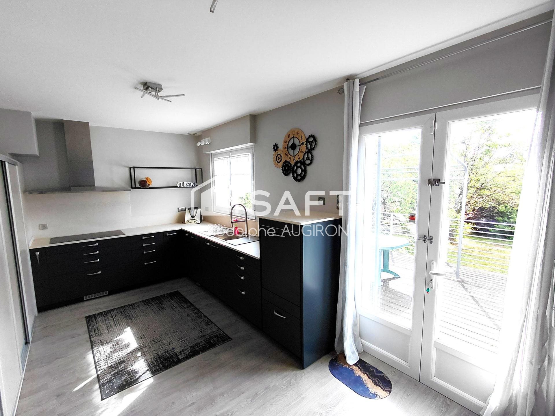 Maison à vendre, 202m², Saint-Pierre-La-Noue