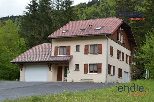 Maison, terrain 560 m² · Lélex (Ain) · 360 000 €