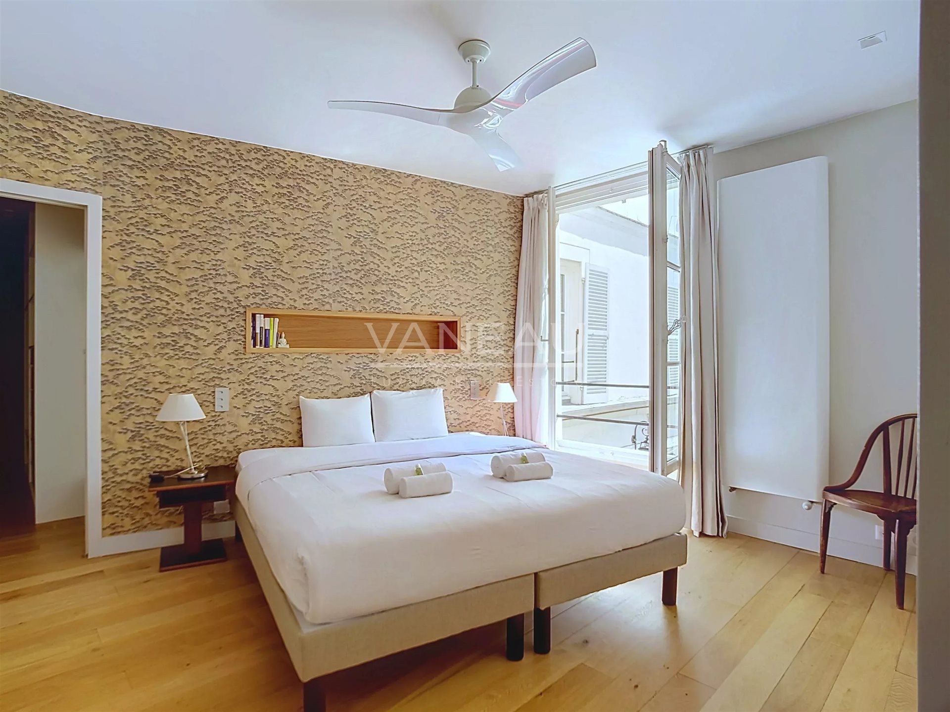 Prestigious renovated apartment - Vue 3