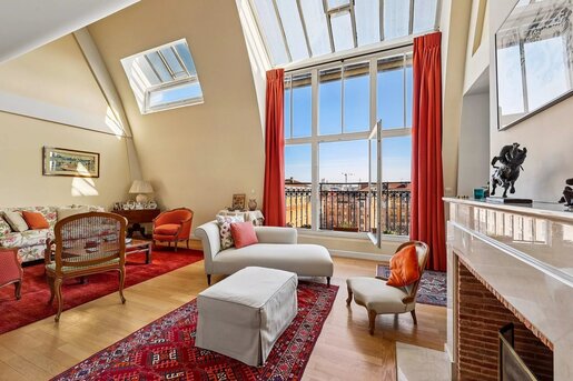 Appartement 4 pièces 117 m² · à Paris 15ème · 117 m² · 290 000 €