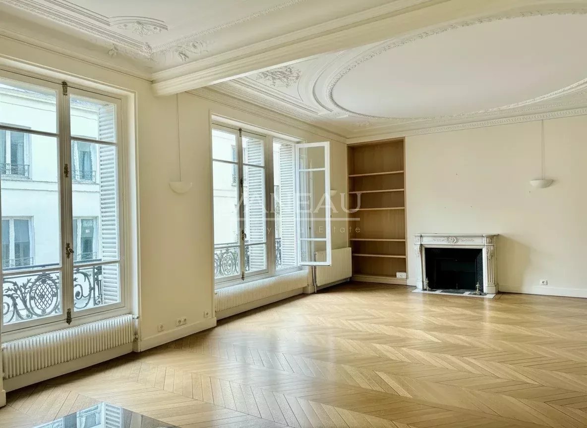 Appartement – Paris 8 - Vue 2