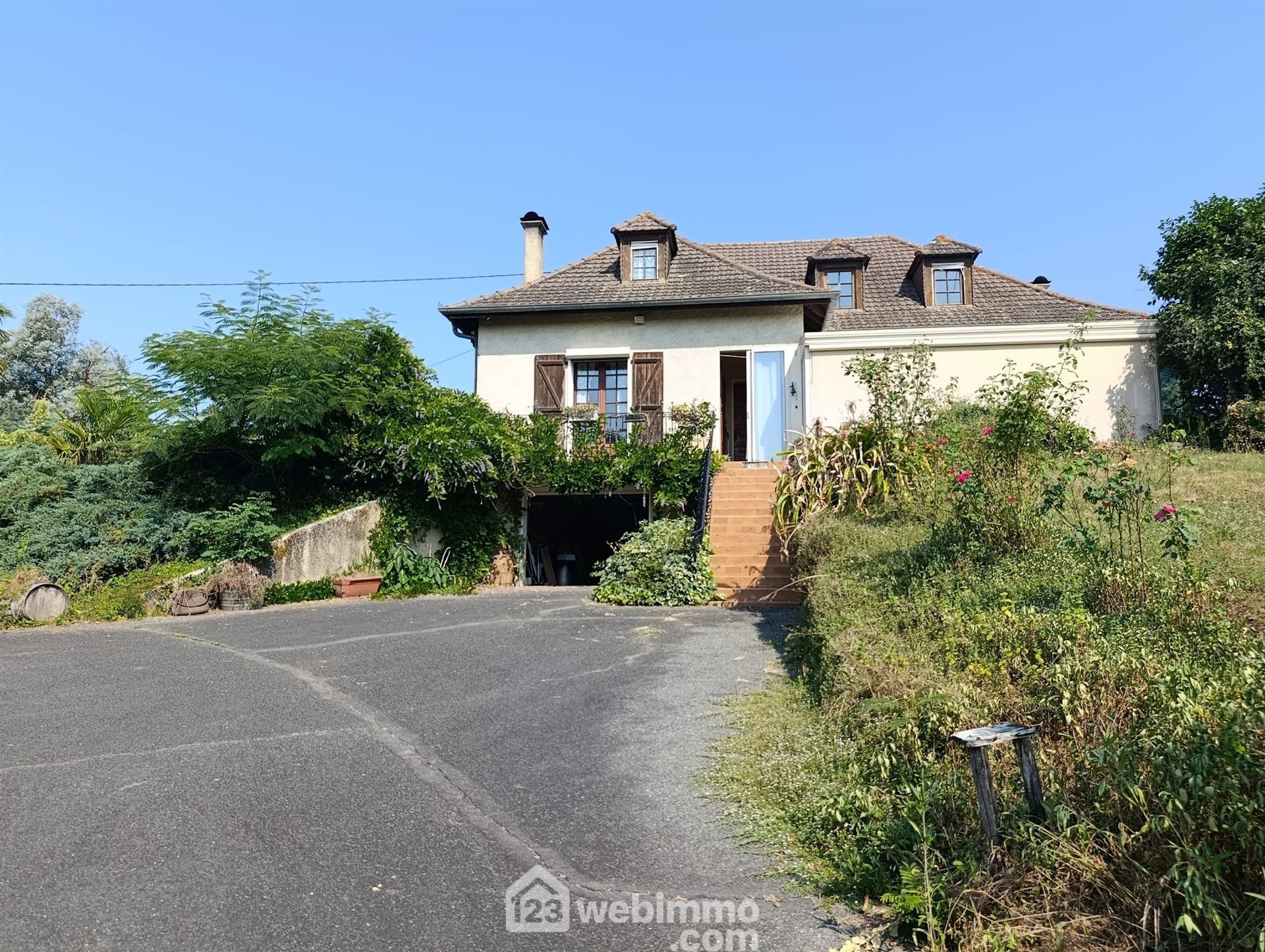 Maison 7 pièces 187 m² · à Lespielle · 187 m² · 210 000 €