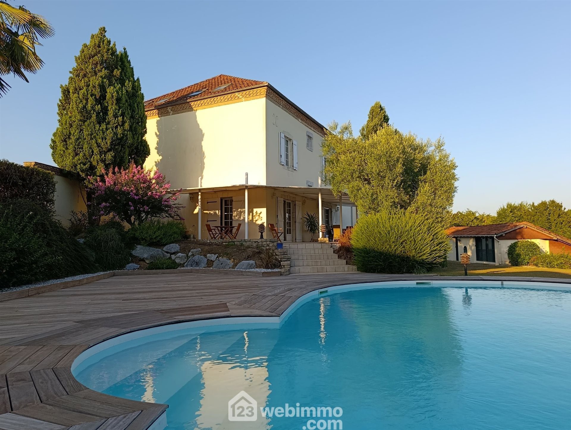 Maison 7 pièces 250 m² · à Labeyrie · 250 m² · 485 000 €