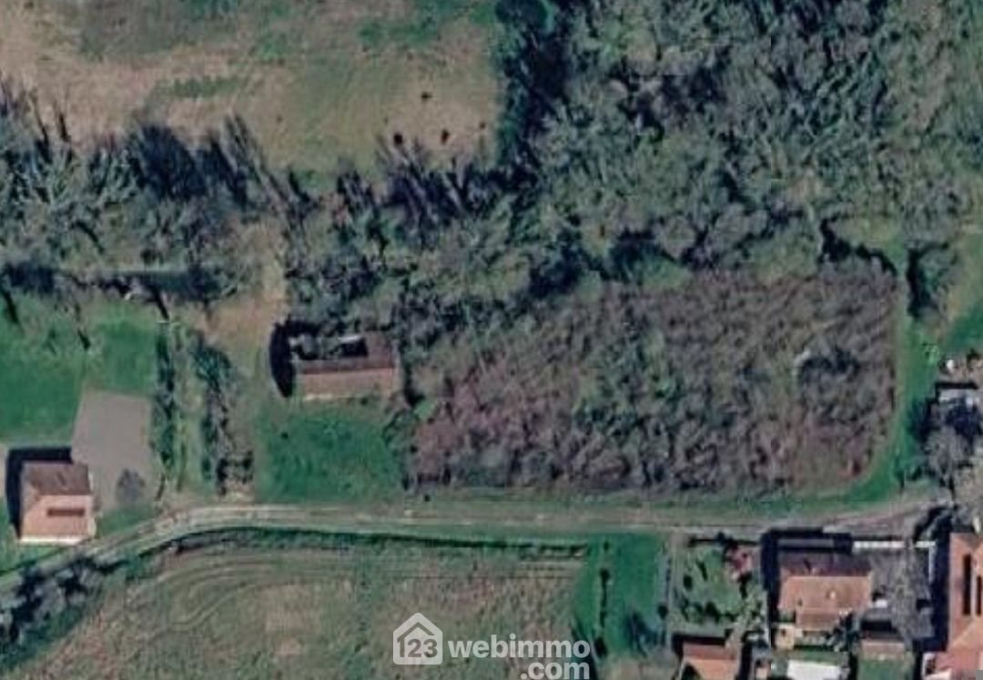 3 pièces 330 m² · à Montaut · 330 m² · 37 000 €