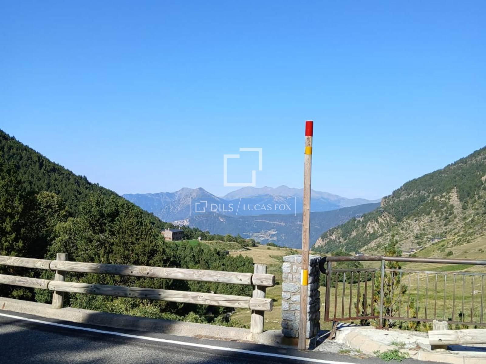 Land for sale in Encamp · 3 of 18