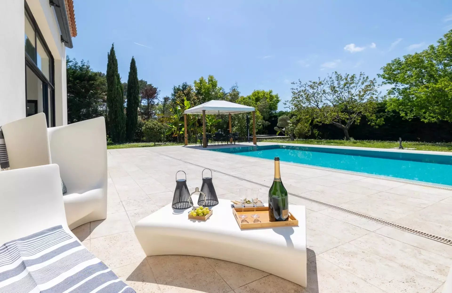 Maison à vendre, 225m², Roquefort-les-Pins