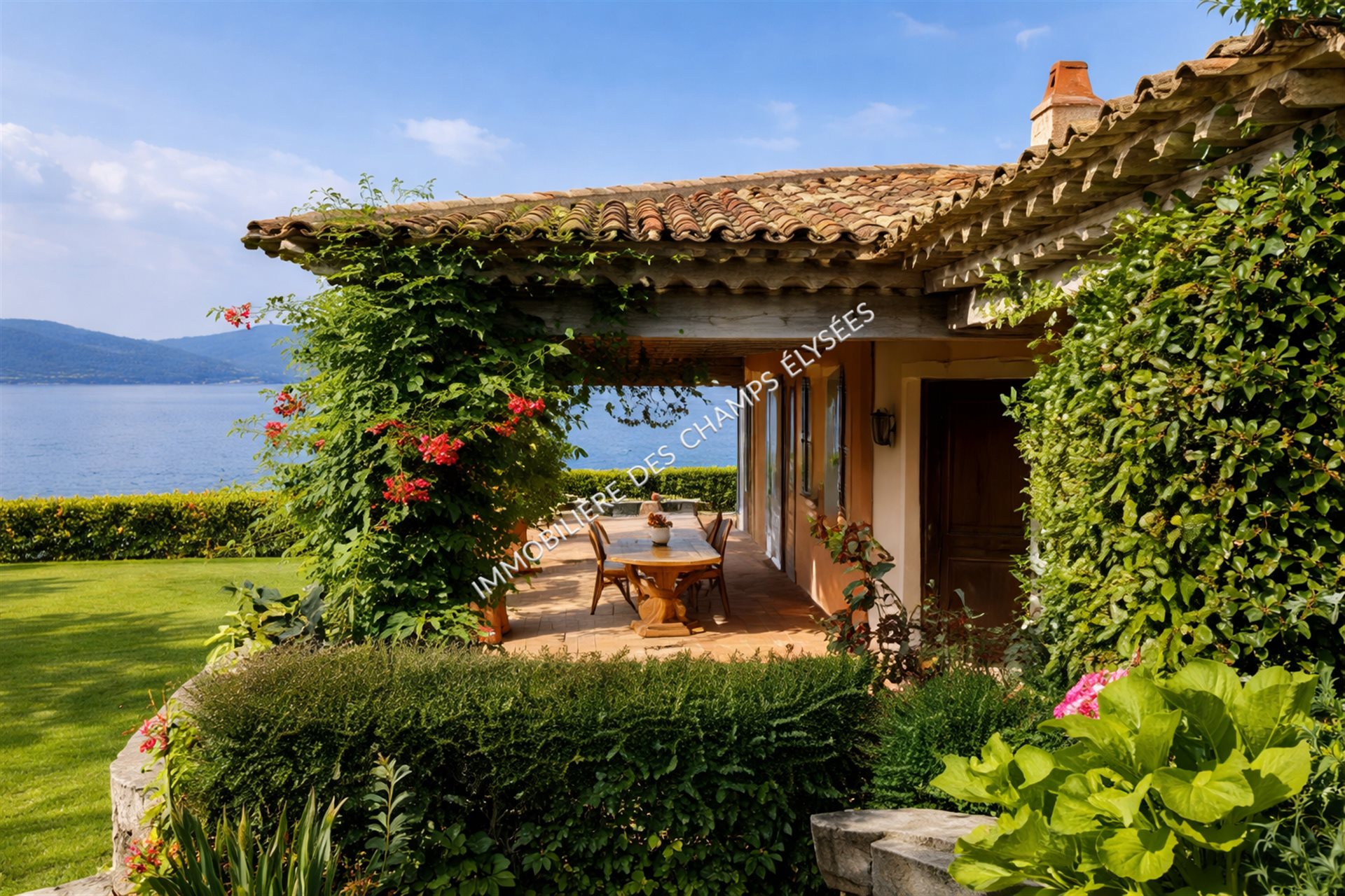 Casa, 163 m², terreno 163 m²