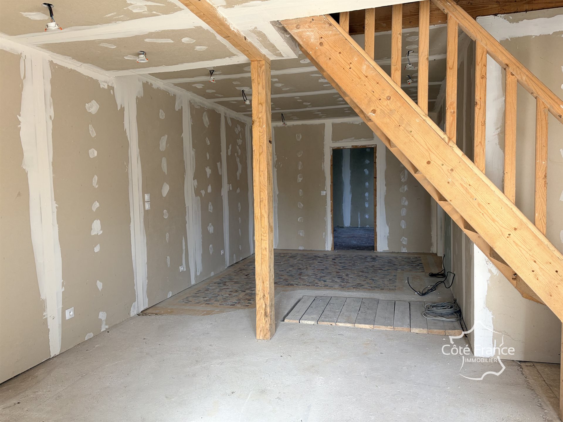Maison à vendre, 68m², Sains-Richaumont