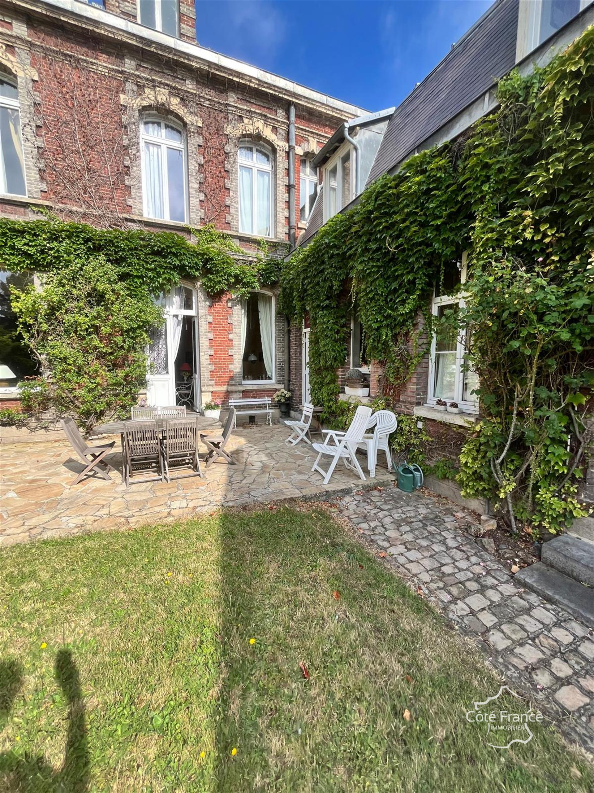 Maison à vendre, 352m², Le Cateau-Cambrésis