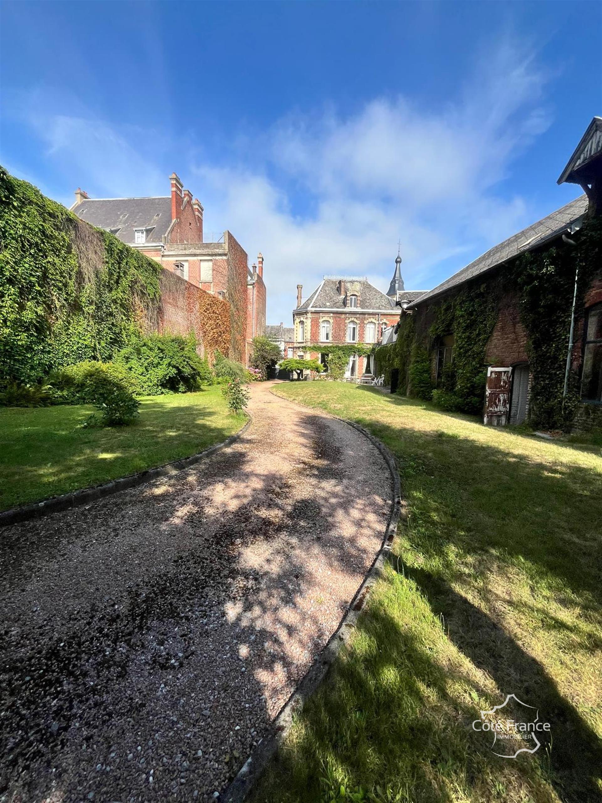 Maison à vendre, 352m², Le Cateau-Cambrésis