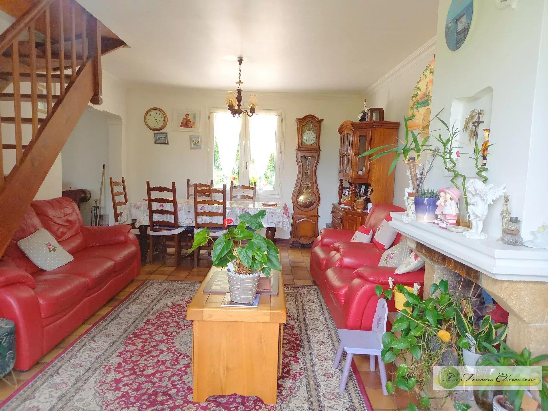 Maison à vendre, 180m², Aigre