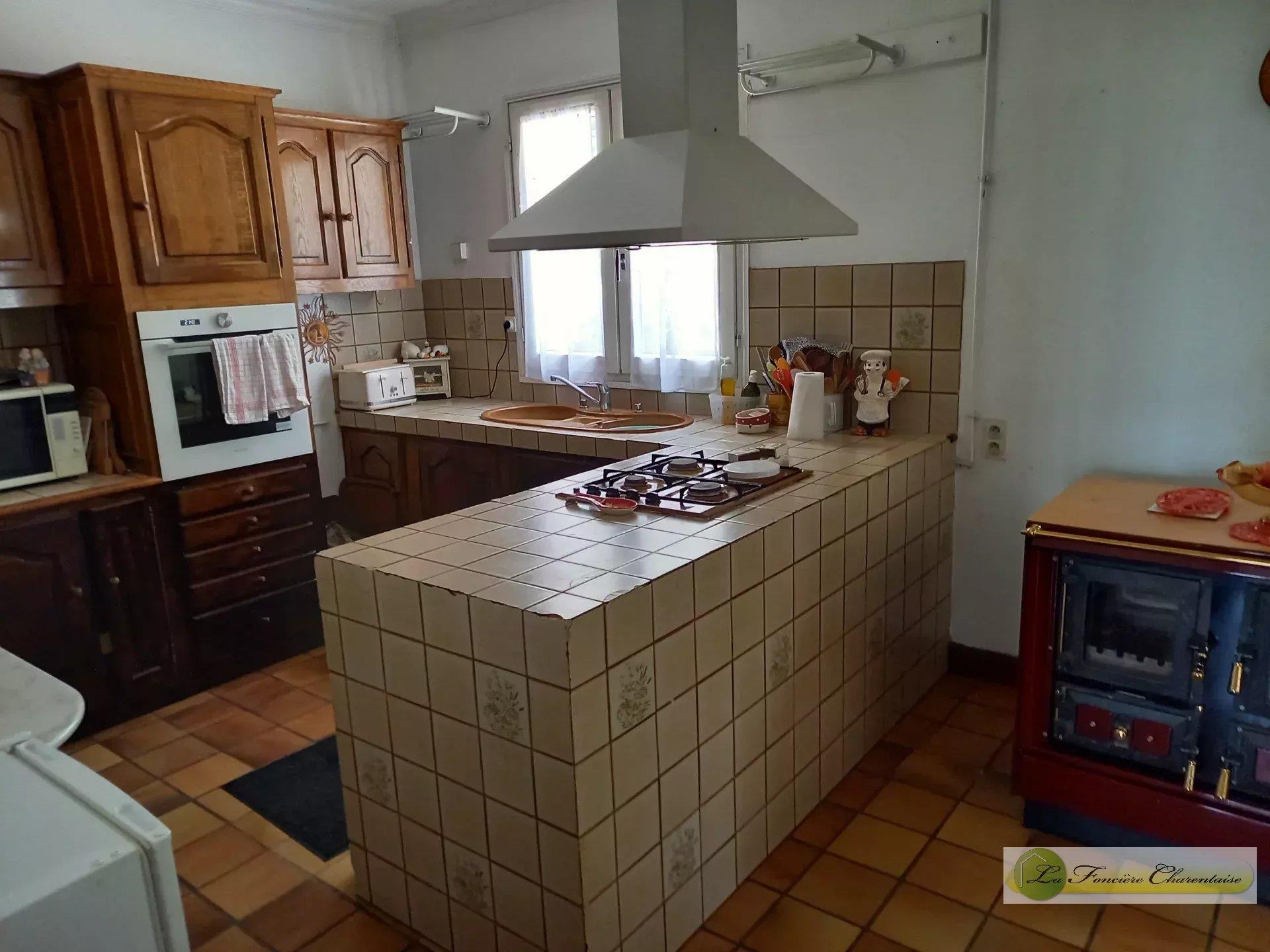 Maison à vendre, 180m², Aigre