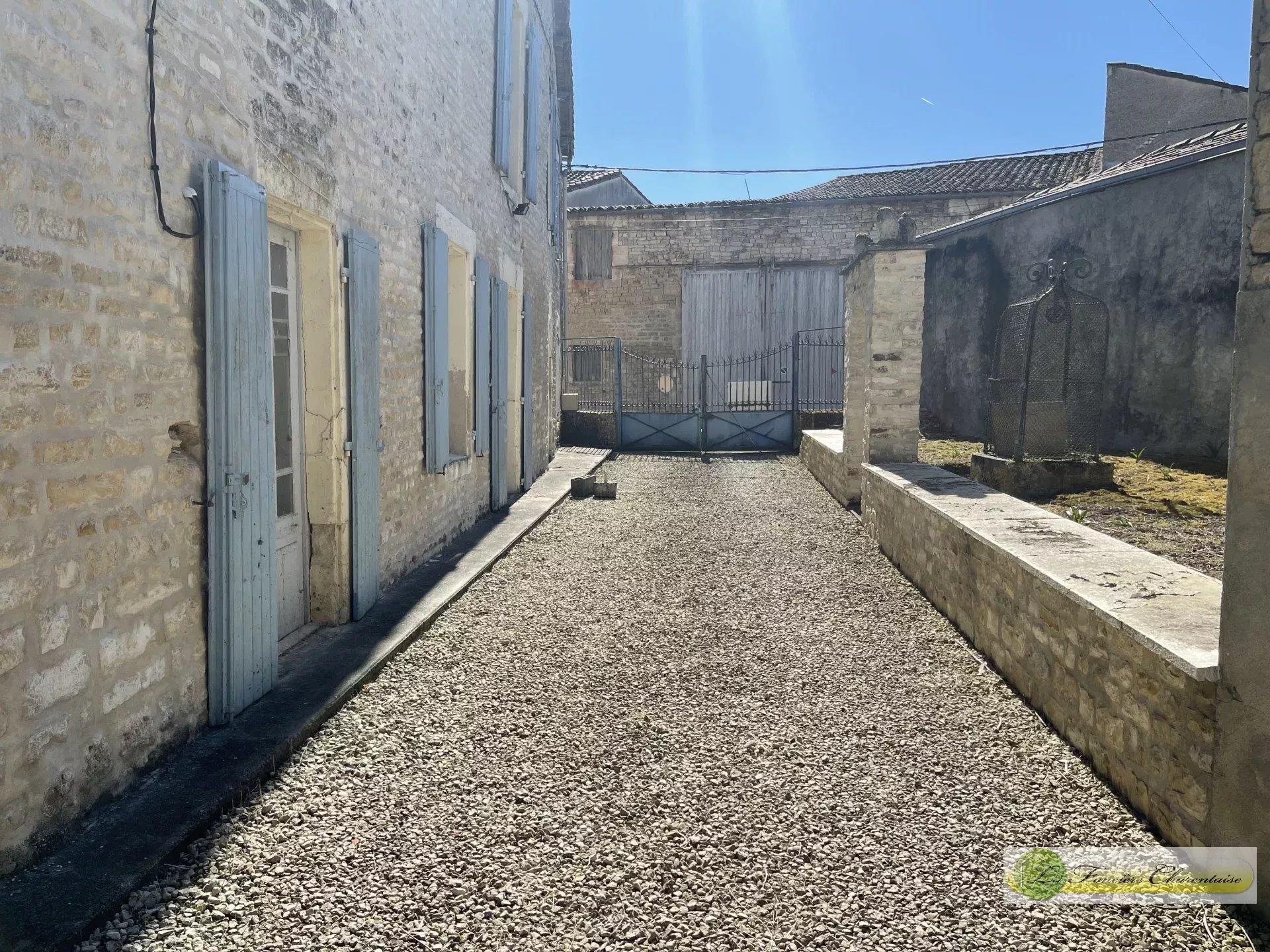 Maison à vendre, 122m², Aigre
