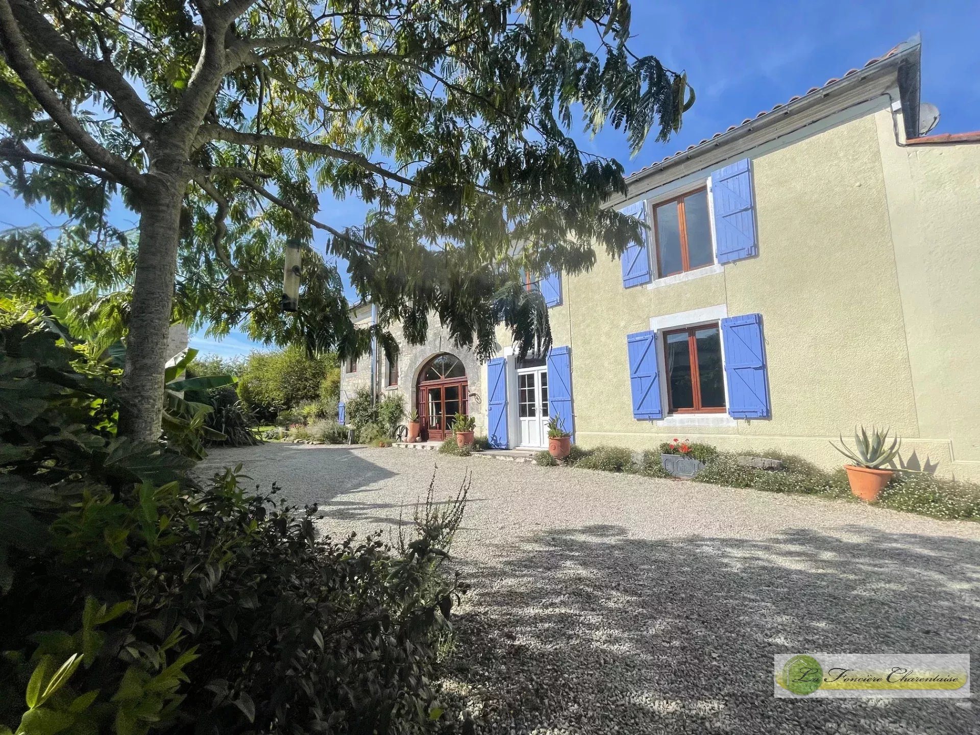 Maison à vendre, 214m², Aigre