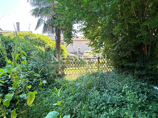Immeuble 7 pièces 360 m² · à Nontron · 360 m² · 123 000 €
