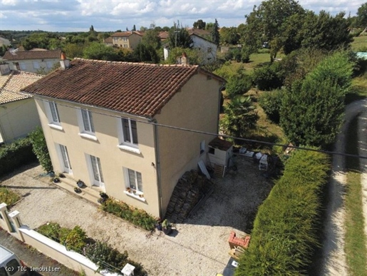 Maison 4 pièces 96 m² · à Charroux · 96 m² · 99 950 €