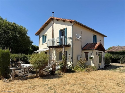 Maison 5 pièces 121 m² · à Villefagnan · 121 m² · 134 400 €