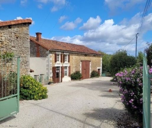 Maison 5 pièces 128 m² · à Saint-Sulpice-de-Ruffec · 128 m² · 159 500 €