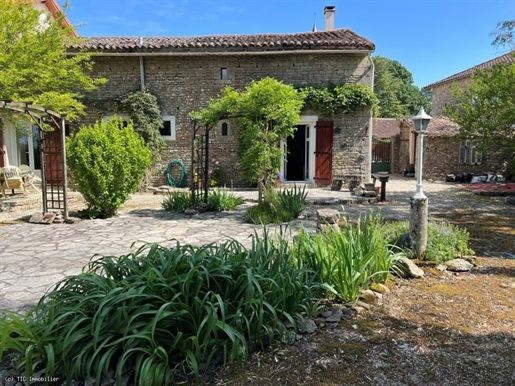 Maison 5 pièces 147 m² · à Villefagnan · 147 m² · 143 500 €