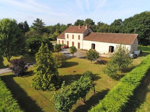 Maison 10 pièces 220 m² · à Verteuil-sur-Charente · 220 m² · 286 000 €