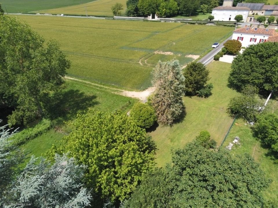 Maison à vendre, 214m², Aigre